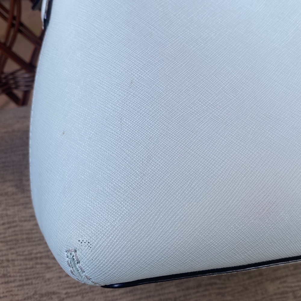 Kate Spade hand bag with crossbody strap - Picture 8 of 16